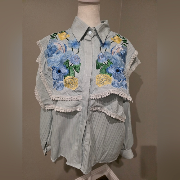 Unbranded Tops - NWT Women's Light Blue Embroidered Western Style Long Sleeve Button Down Top, XL